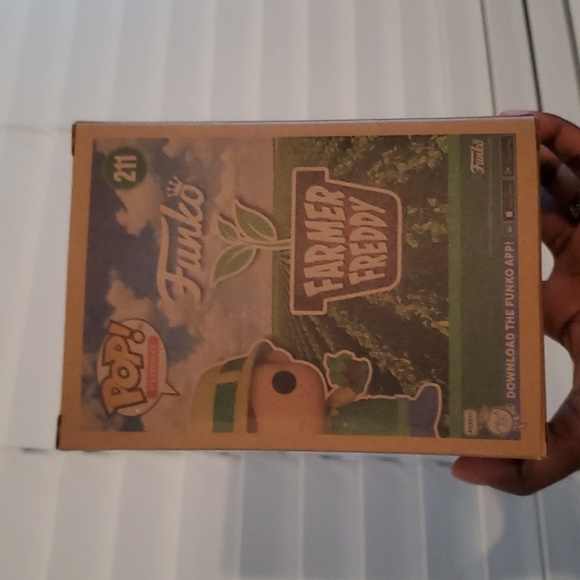 Earth Day 🌎 Farmer Freddy Funko Pop 211 Exclusive  Collectible 🔥 - Picture 5 of 9